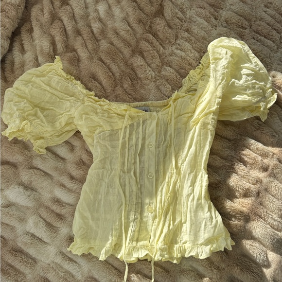 Yellow Puff Sleeve Blouse - Picture 4 of 6